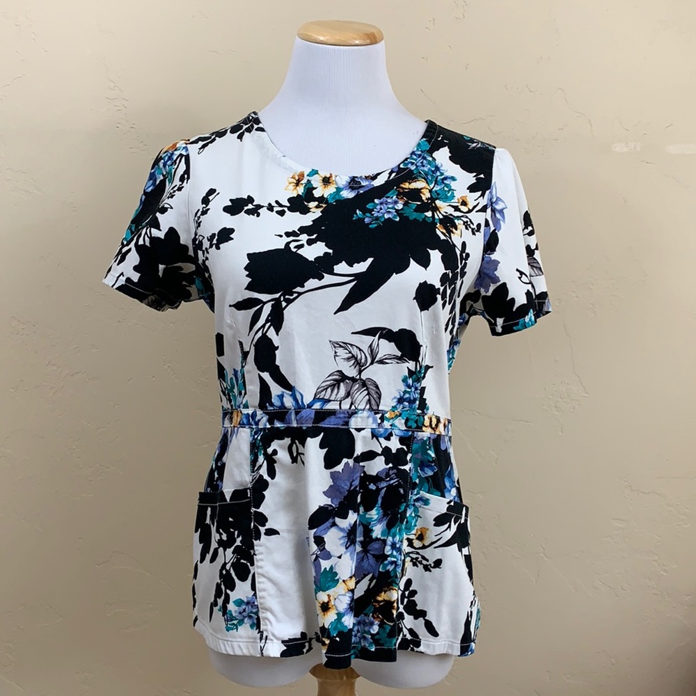 Jaanuu Floral Scoop Neck Top 2 Pockets Side Zipper
